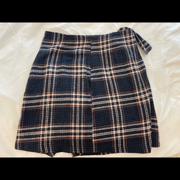Soft plaid wrap skirt - Picture 3 of 3